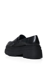 AZALEA WANG PAX CLASSIC FLATFORM LOAFER IN BLACK