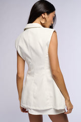 FITTED BLAZER VEST WITH DOUBLE POCKETS