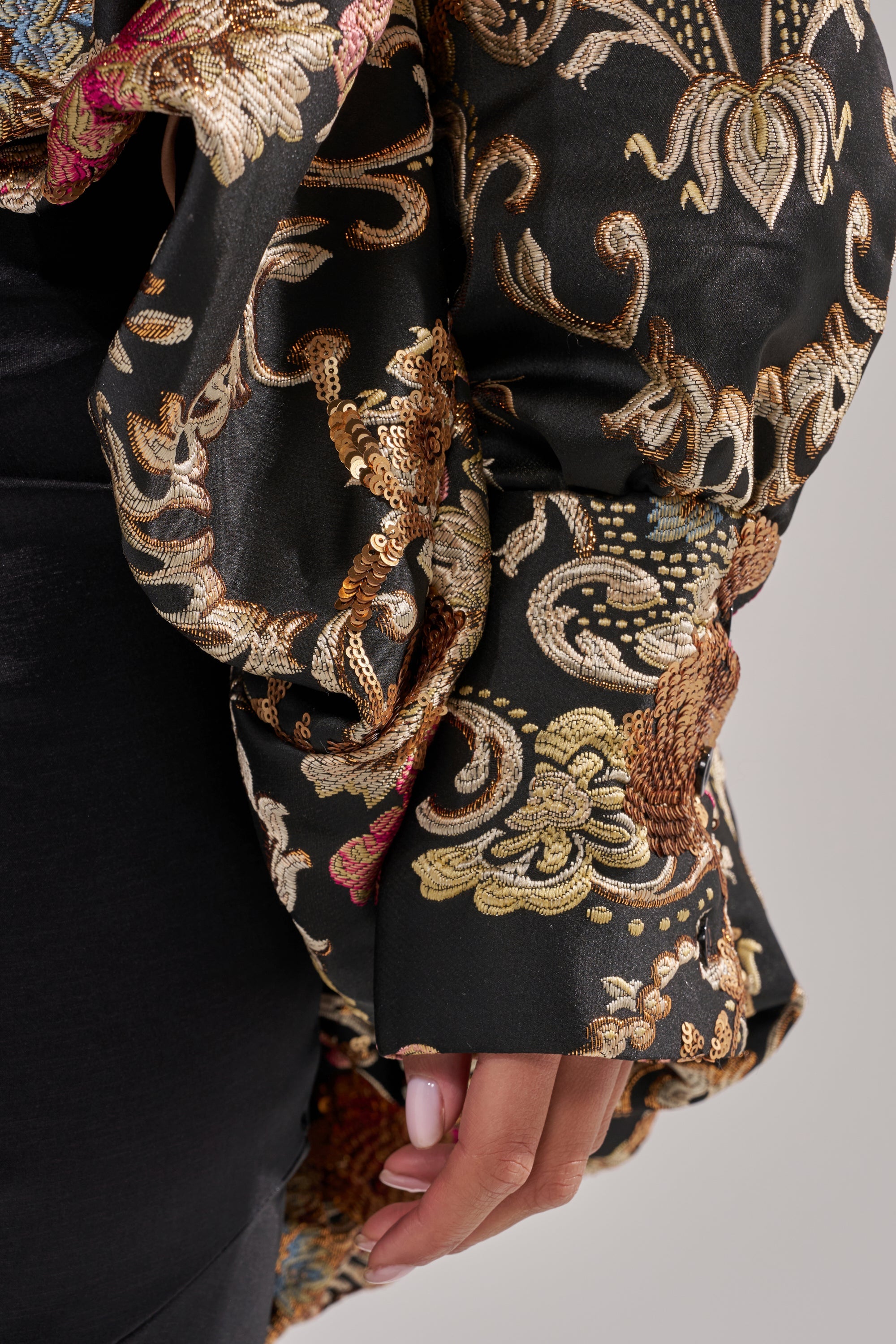 HIGH SOCIETY HIGH LOW BROCADE BLOUSE