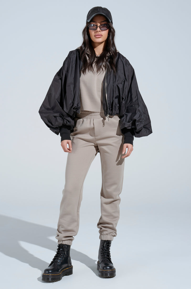 SOURCE UNKNOWN JOGGER