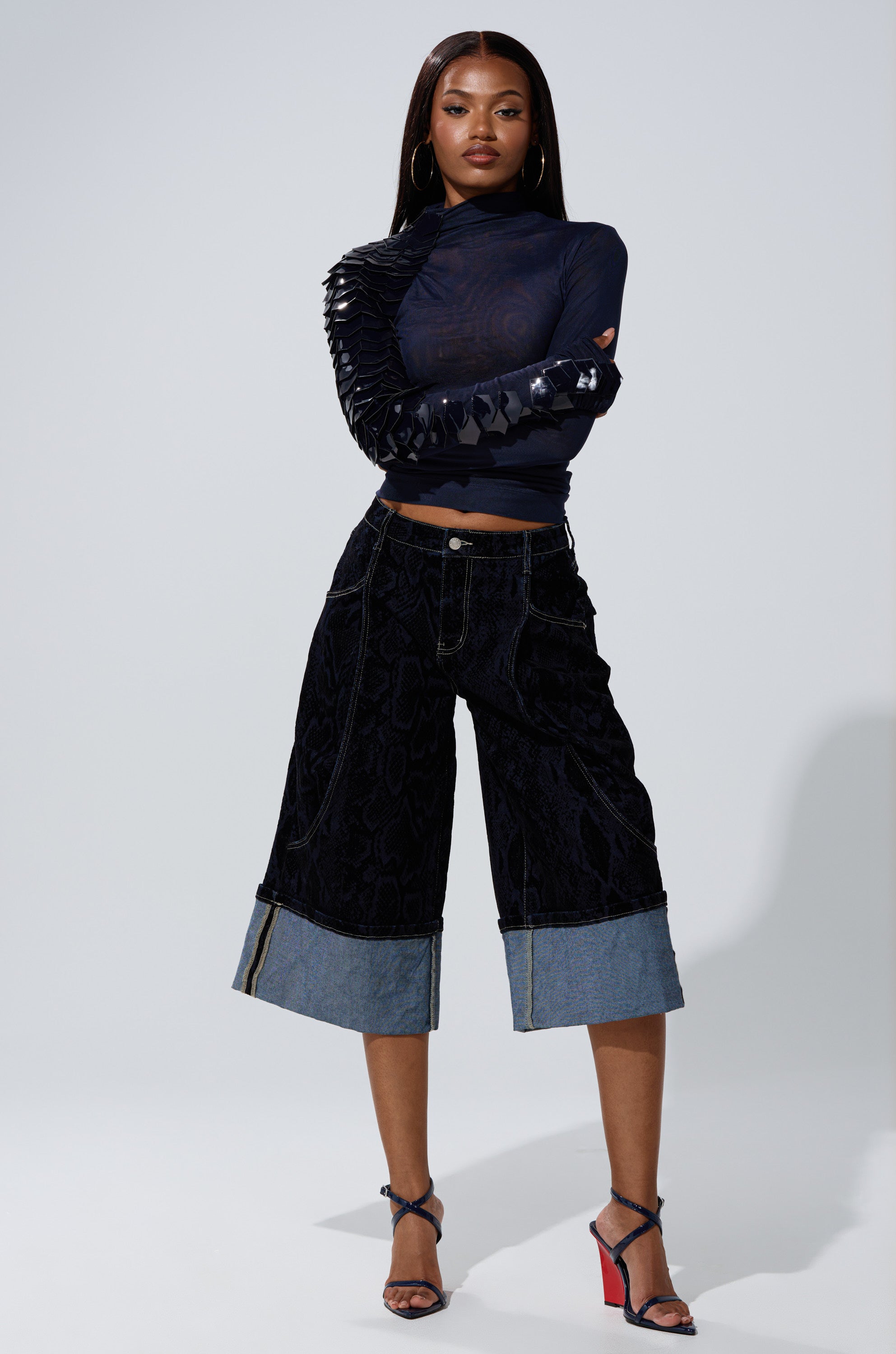 FEELS LIKE MONEY DENIM BERMUDA SHORT