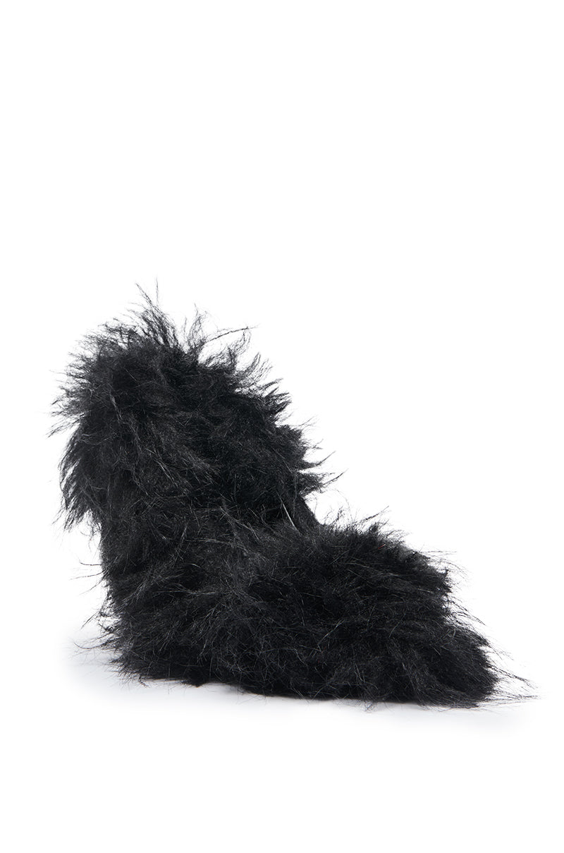 AZALEA WANG KURT BLACK FUR EMBELLISHED PUMP