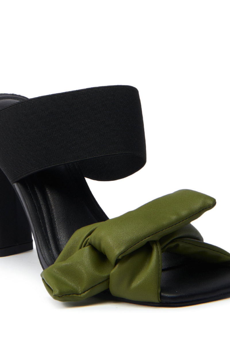 AZALEA WANG MENES BLACK PUFF DETAIL SANDAL