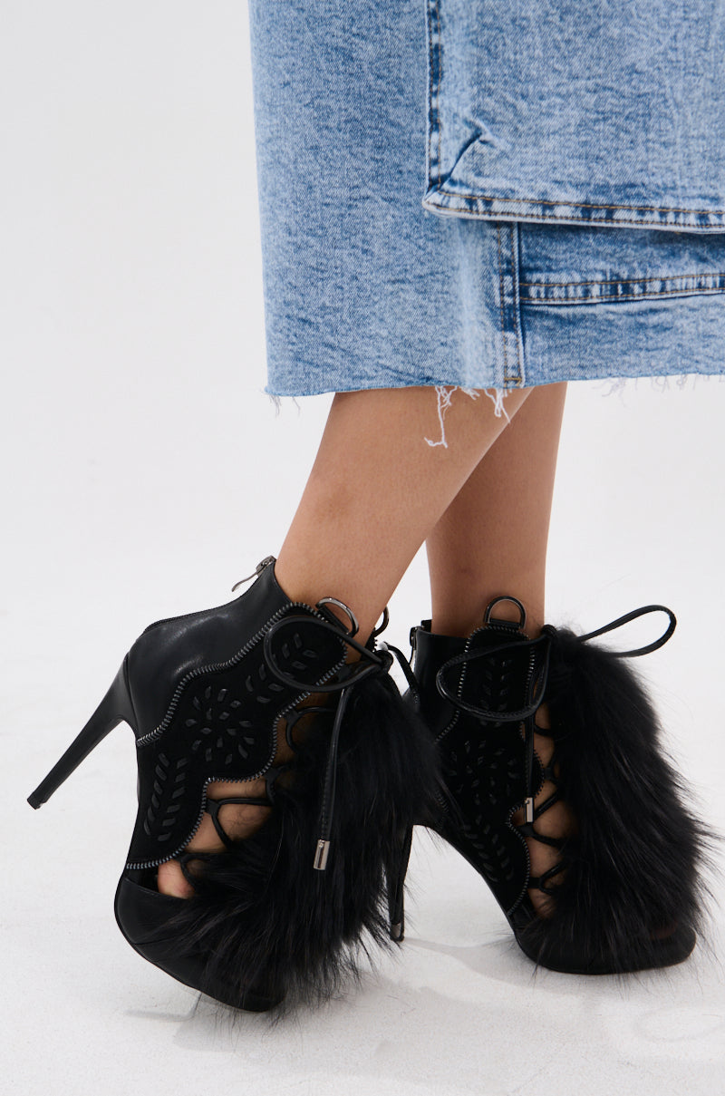 AZALEA WANG SHAINY BLACK FUR SANDAL