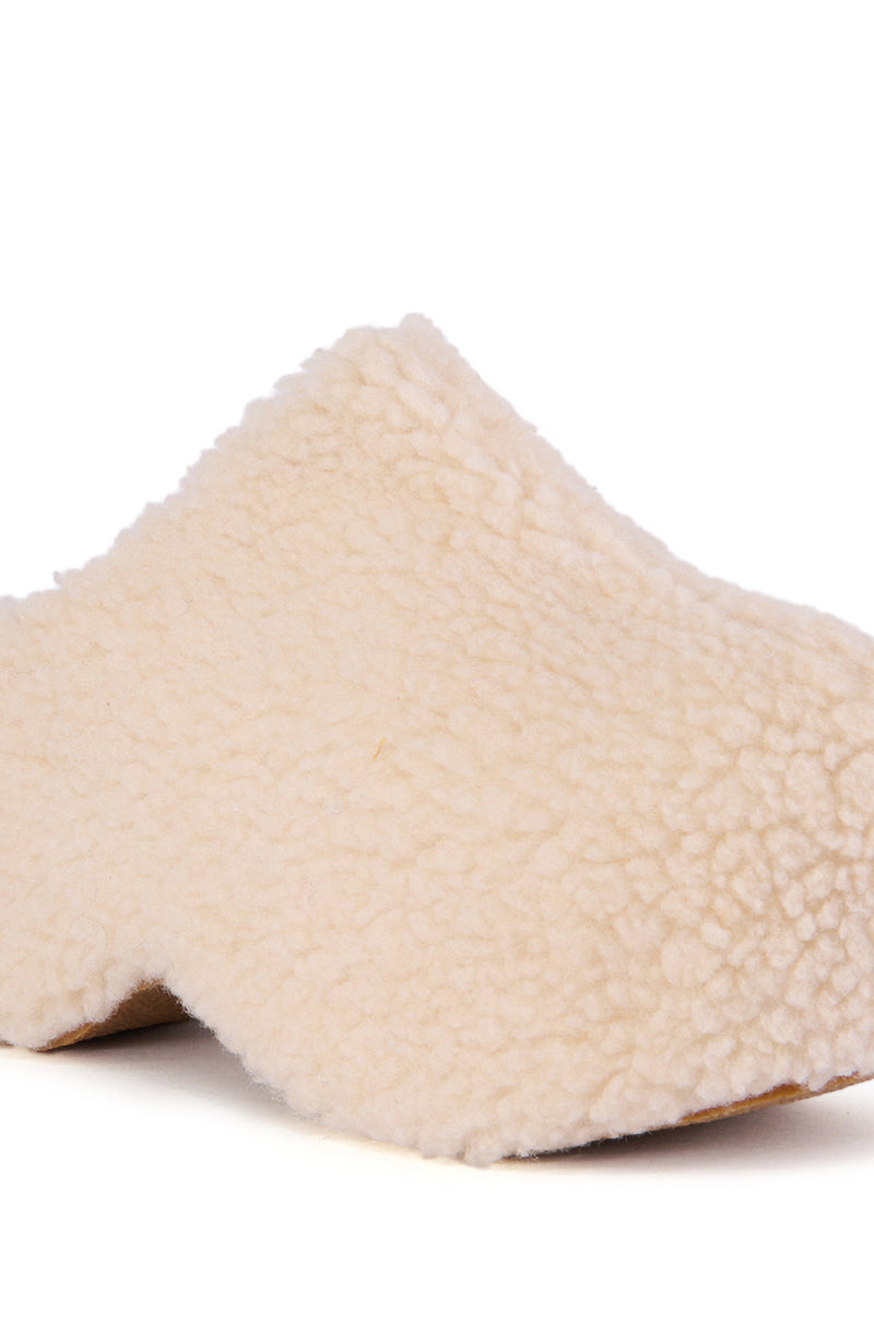 AZALEA WANG DOLORITA CREAM SHERPA CLOG