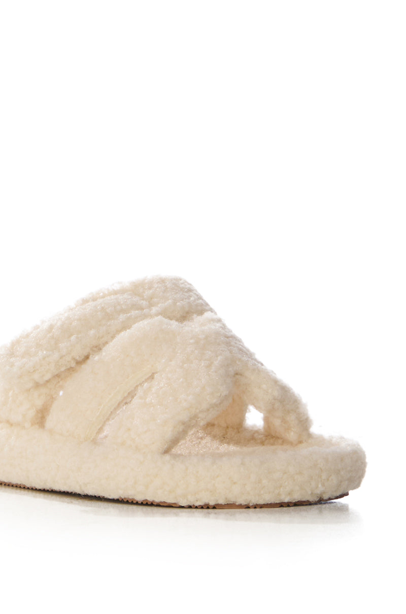 AZALEA WANG JACOBEAN CREAM FUZZY SANDAL
