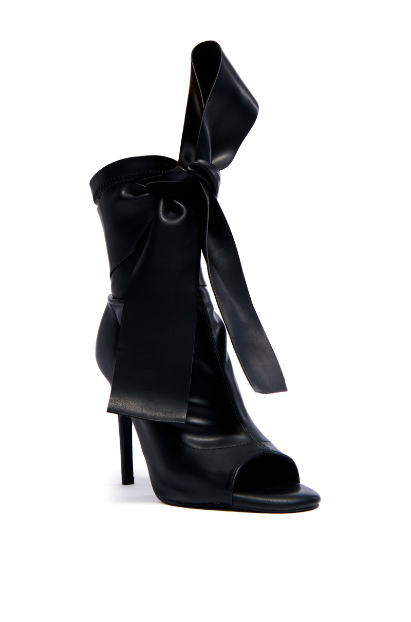 AZALEA WANG KLARICE BLACK PEEP TOE BOOTIE