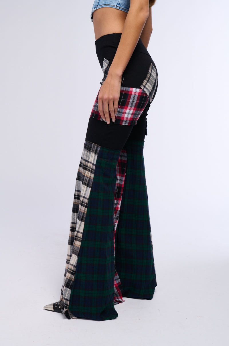 CHECK ME FLARE PLAID LEGGING