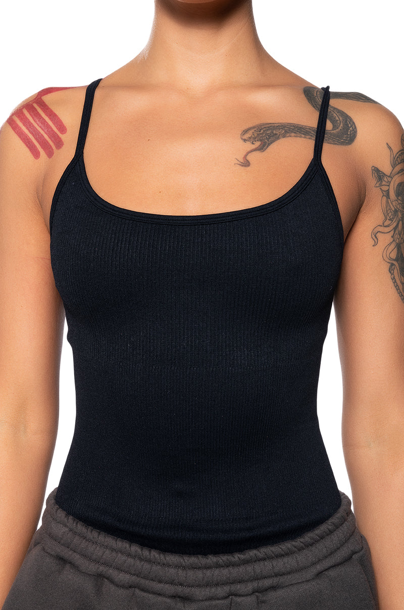 PAXTON SEAMLESS STRAPPY SCOOP NECK BODYSUIT