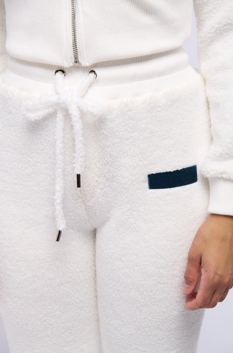 ULTRA FUZZY WIDE LEG JOGGER